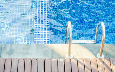 Essential Swimming Pool Maintenance – How to Paint It?